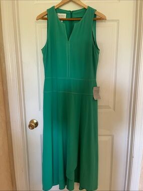 Donna Morgan Emerald Green Sleeveless Midi Dress. Size 10
